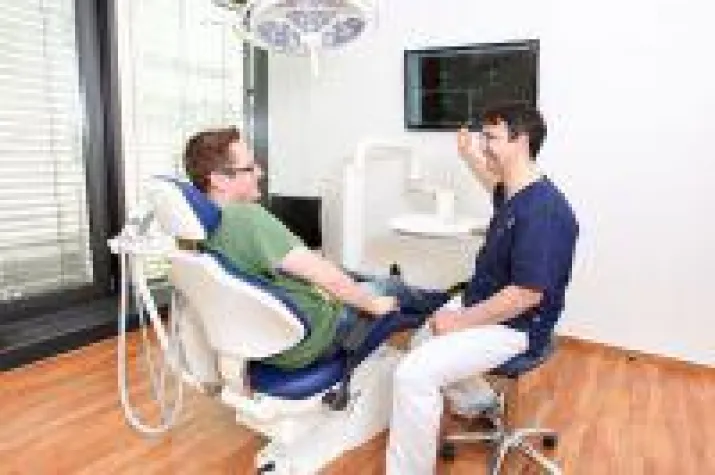 Bild: Zahnimplantate für Luxemburger Patienten