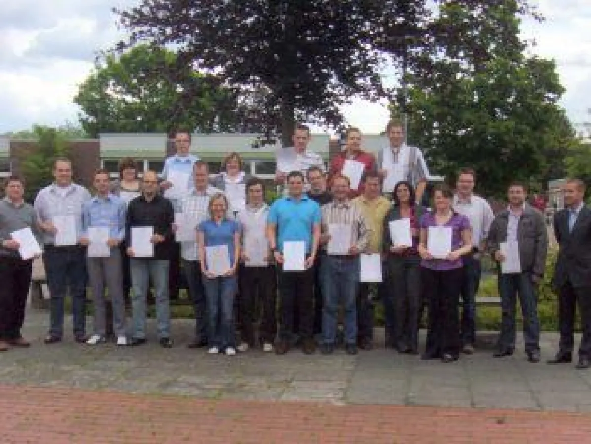 Die stolzen Teilnehmer der Hotelfachschule BELHOGA mit Service-Q.-Zertifikat