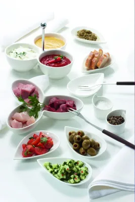 Bild: SILVESTERFONDUE: WHITE BASICS TISCHEN VIELFALT AUF