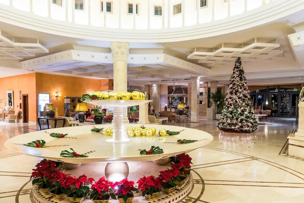 Edle Weihnachtsdeko im Gran Hotel Atlantis Bahía Real auf Fuerteventura