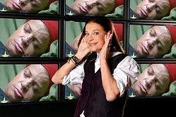 Bild: Schnarchen muss nicht sein - Barbara Herzsprung unterstützt Schnarchoffensive "Ausgesägt"