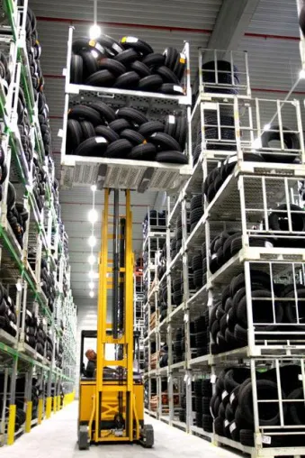 Reifenlogistik – Reifen für ganz Dänemark – Honold Transit Logistik führt Lager für Continental Bild: Reifenlogistik – Reifen für ganz Dänemark – Honold Transit Logistik führt Lager für Continental