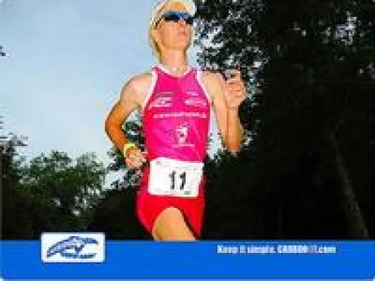 Bild: Carboo4U Athletin Ulrike Schwalbe erreicht den 3. Platz bei der Powerman Duatlon EM 2009 in Horst aan de Maas