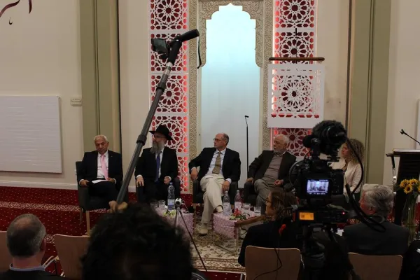 Bild: Friedens-Trialog in der Synagoge Hamburg