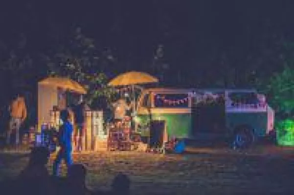 Bild: SOMMERJUNG - Das Ferienlager für Erwachsene - Eine Idee mit Herz und ohne Handy