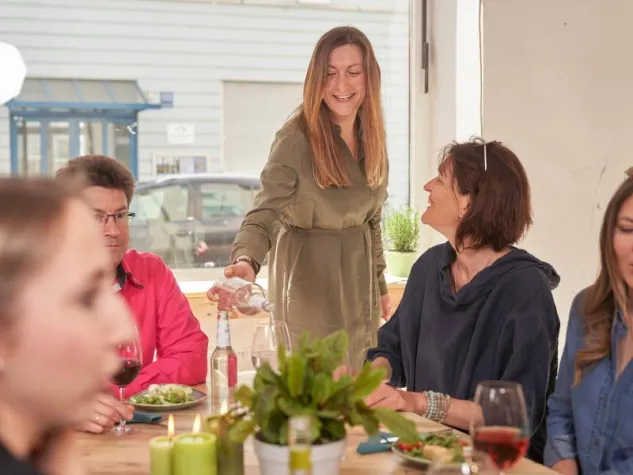 Bild: LUST AUF TISCHGESELLSCHAFT? In München macht das erste Co-Dining Restaurant auf