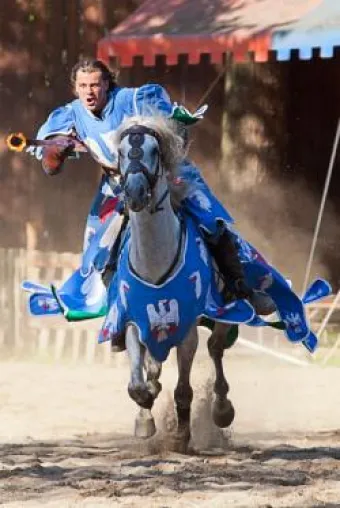 Bild: Legendäre Ritterfestspiele auf Burg Satzvey mit neuer spektakulärer Samstagabend-Feuershow