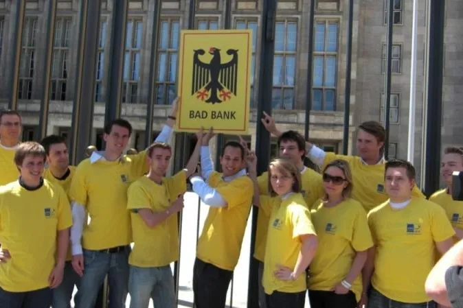 JuLis Berlin - Finanzministerium ist Deutschlands schlimmste "Bad Bank" Bild: JuLis Berlin - Finanzministerium ist Deutschlands schlimmste "Bad Bank"