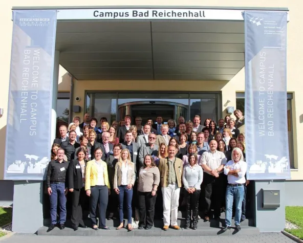 Bild: Schulen unter sich – zu Gast an der Steigenberger Akademie