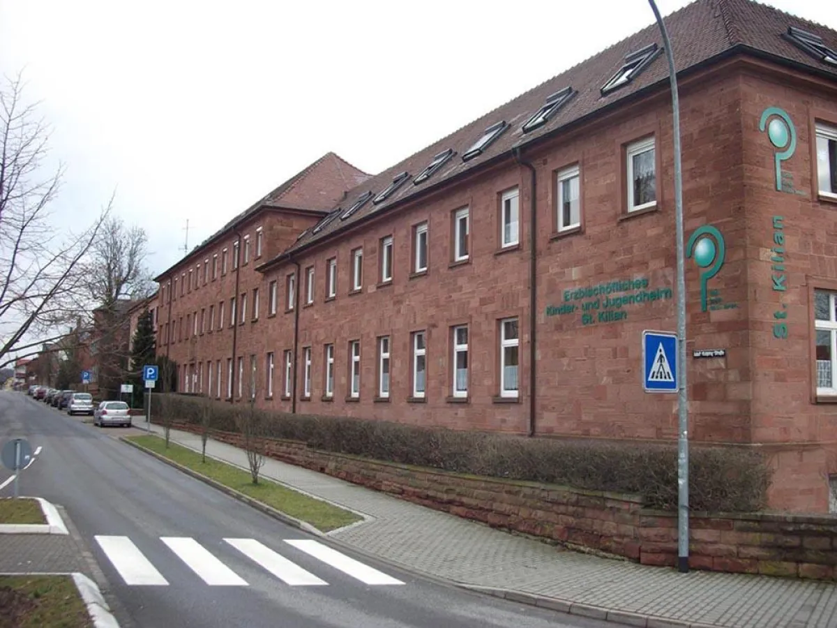 Thera-3 Thermostatregler für Kinderheim