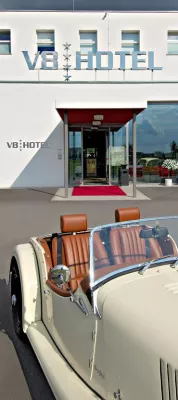 Bild: Einsteigen und mitfeiern - das V8 HOTEL lädt ein zum Automobilsommer 2011 in Baden-Württemberg