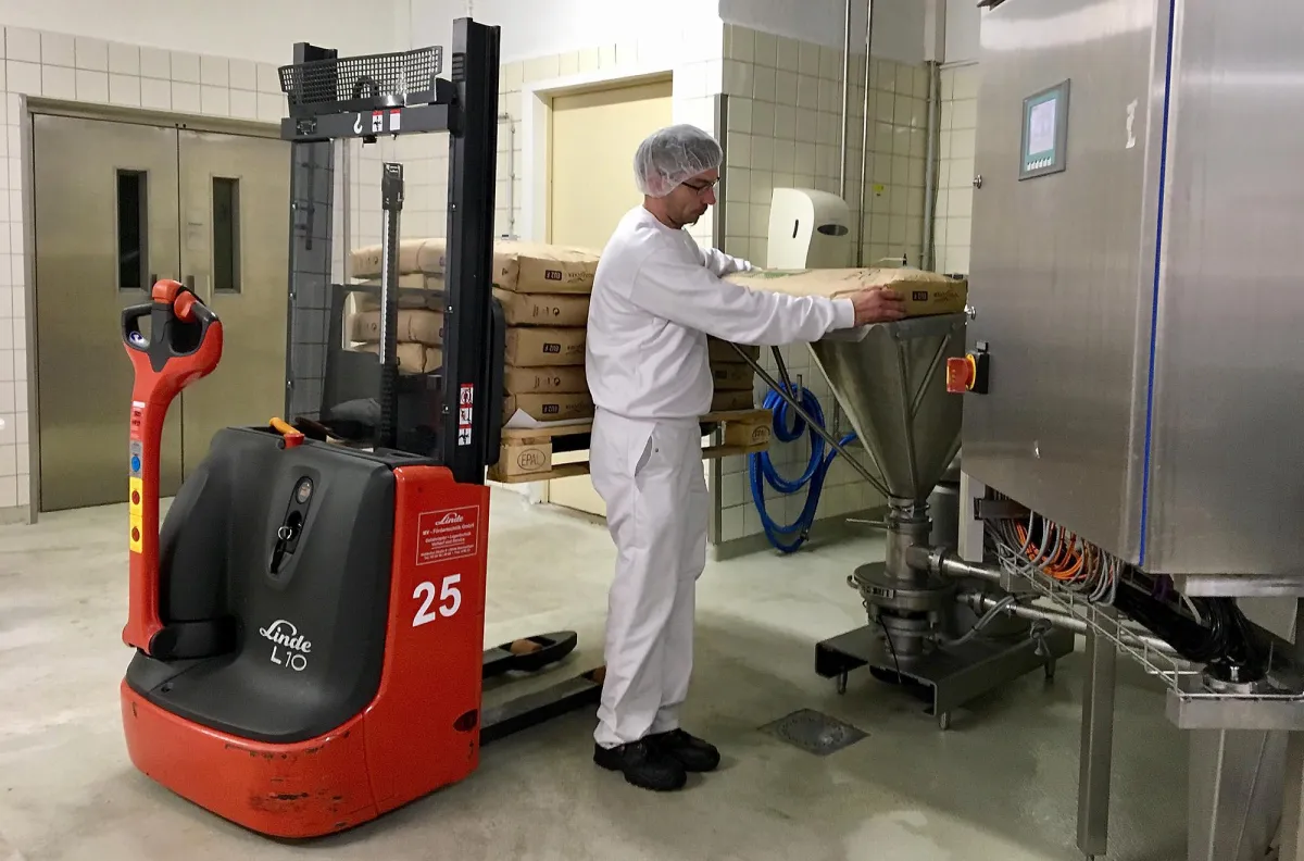 Thomas Bardeck an seinem umgestalteten Arbeitsplatz