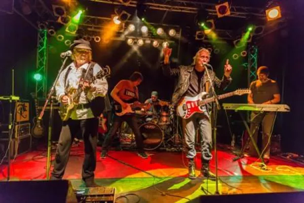 Love, Peace & Music: Retrodelix Bild: Love, Peace & Music: Retrodelix