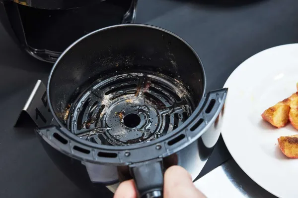 Bild: Airfryer richtig reinigen - Tipps für dauerhaft gute Ergebnisse und lange Lebensdauer