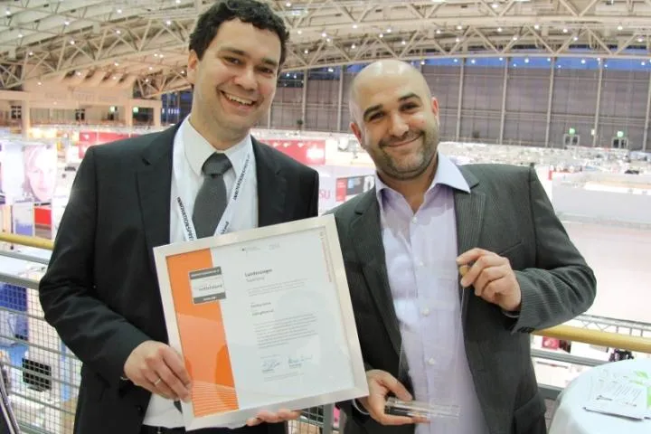 Bild: INNOVATIONSPREIS-IT 2012 für SemVox talkingTerminal