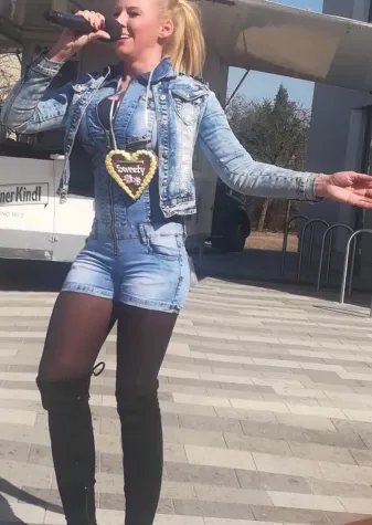 Musikalischer Sonnenschein und Frühling mit Jacky P. Bild: Musikalischer Sonnenschein und Frühling mit Jacky P.