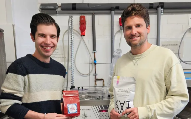 Schokoladige Eis-Kreation im Kreuzviertel: Hitzefrei und Mr. Chocoholic kündigen besondere Kollaboration an Bild: Schokoladige Eis-Kreation im Kreuzviertel: Hitzefrei und Mr. Chocoholic kündigen besondere Kollaboration an