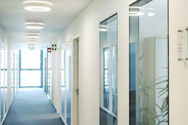 Flächenbündige Innenverglasungen Bild: Flächenbündige Innenverglasungen