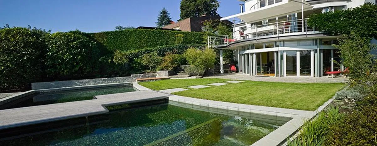 Traumgarten mit Naturpool