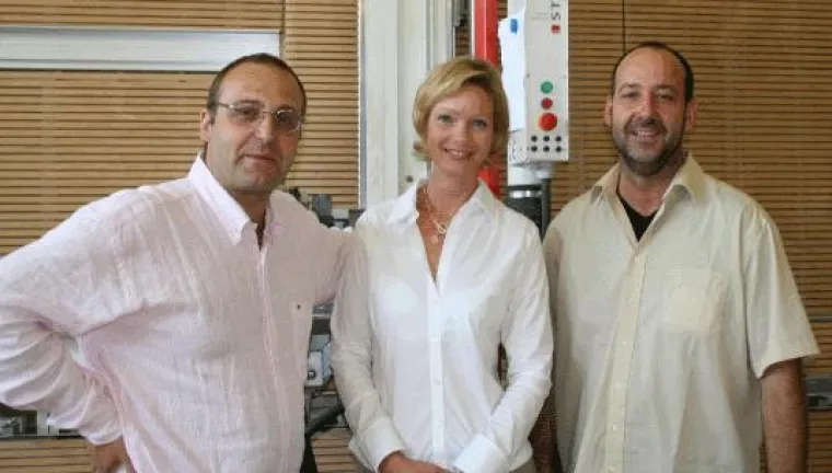 Bild: Erfolgsfaktor Familie macht das Handwerk fit - Ministerlob für Hoppen Innenausbau aus Mönchengladbach