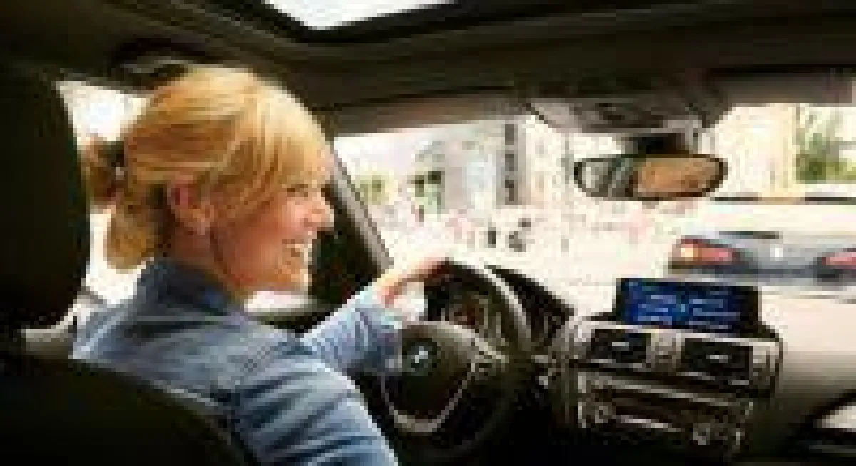 DriveNow bietet ca. 3.030 Fahrzeuge (viele davon auch mit Elektro-Antrieb) und ist in fünf deutschen Städten vertreten. Bild: Driv