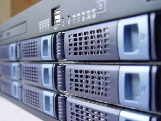 Bild: Performancevergleich KVM, XenServer, VMware