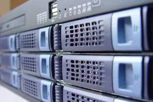 Bild: Performancevergleich KVM, XenServer, VMware