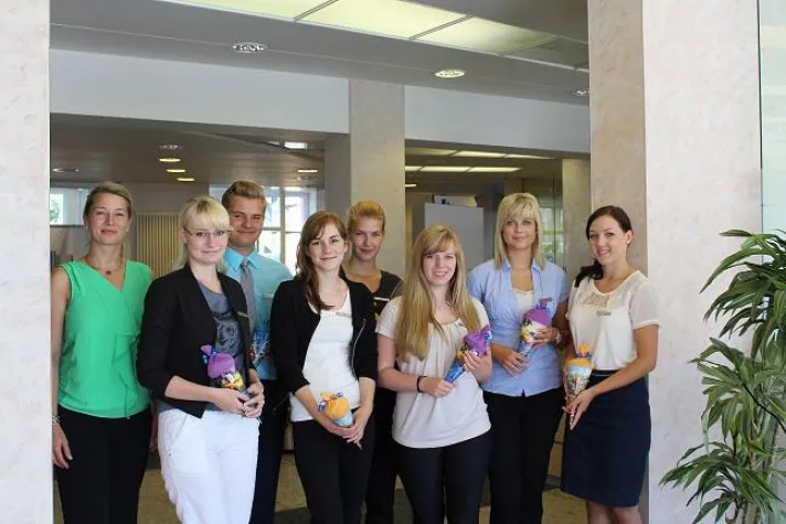 Bild: Volksbank Mittweida eG begrüßt sechs Auszubildende und eine BA-Studentin