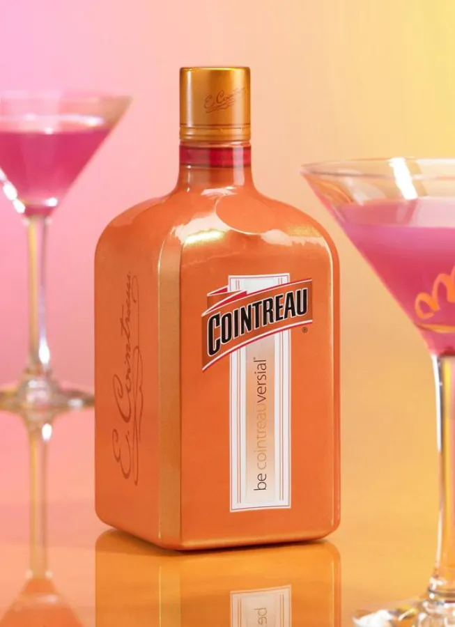 Limitierte Cointreau Design-Edition mit trendigen Mix-Drink Rezepten.