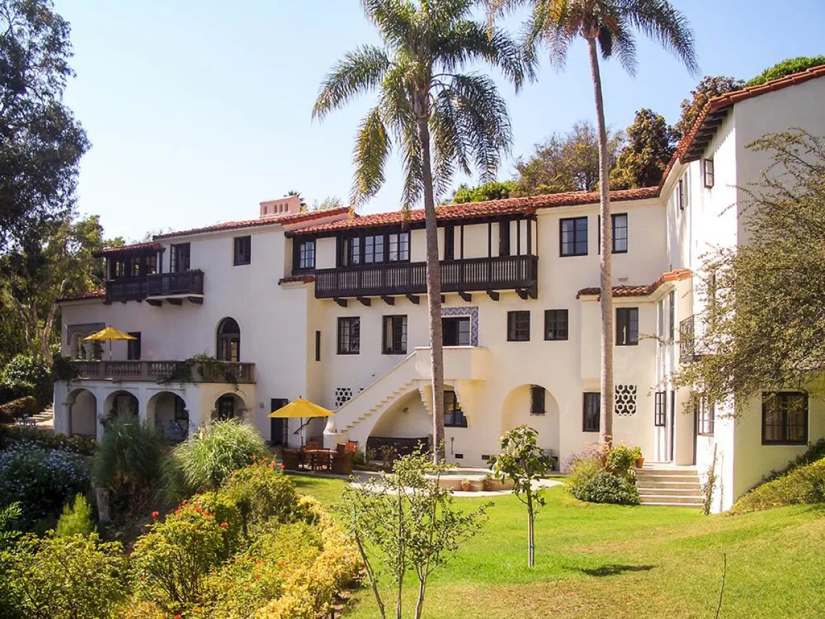 Die Villa Aurora in Los Angeles wird seit 1995 als Residenz für deutsche Künstler genutzt.