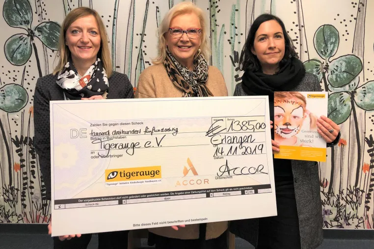 Accor Hotels Nürnberg: Eine 1.385 Euro-Spende für schwerstkranke Kinder und Jugendliche Bild: Accor Hotels Nürnberg: Eine 1.385 Euro-Spende für schwerstkranke Kinder und Jugendliche