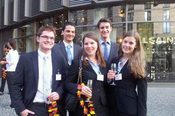 Bild: ESB Studenten bei Bundesfinale von Ernst&Young Audit Challenge