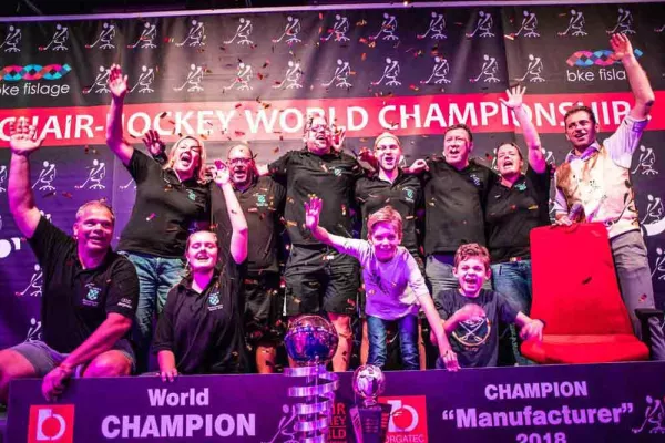 Team Interstuhl erster Weltmeister im Bürostuhl-Hockey Bild: Team Interstuhl erster Weltmeister im Bürostuhl-Hockey