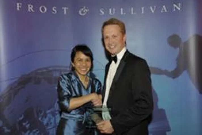 Bild: Frost & Sullivan zeichnet TANDBERG mit dem Market Share Growth Leadership Award 2008 aus
