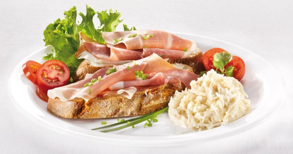 Brotzeitteller mit Schamel Meerrettich