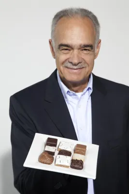 Bild: Der erste quadratische Zimtstern der Welt. Im neuen Weihnachtsgebäck von feinundfein.