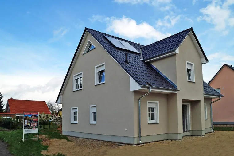 Bild: Stadthaus zwischen Wäldern und Seen | Hausbesichtigung