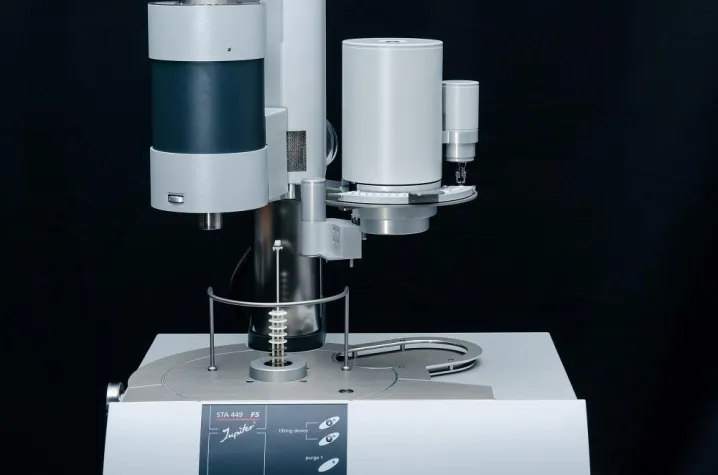 Die neue STA 449 F5 Jupiter: Simultane Thermische Analyse auf den Punkt gebracht Bild: Die neue STA 449 F5 Jupiter: Simultane Thermische Analyse auf den Punkt gebracht