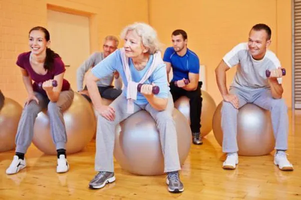 Bild: Rehasport im Therapie- & Trainingszentrum Baumann in Poing bei München