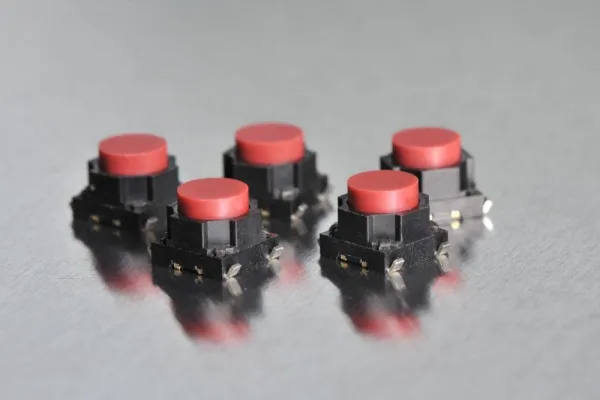 Bild: Die neuen SMT Langhubtaster von GREATECS