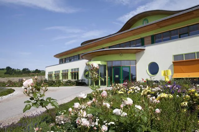 Allgäuer Naturkosmetikunternehmen PRIMAVERA LIFE erhält gleich zwei Umweltauszeichnungen Bild: Allgäuer Naturkosmetikunternehmen PRIMAVERA LIFE erhält gleich zwei Umweltauszeichnungen