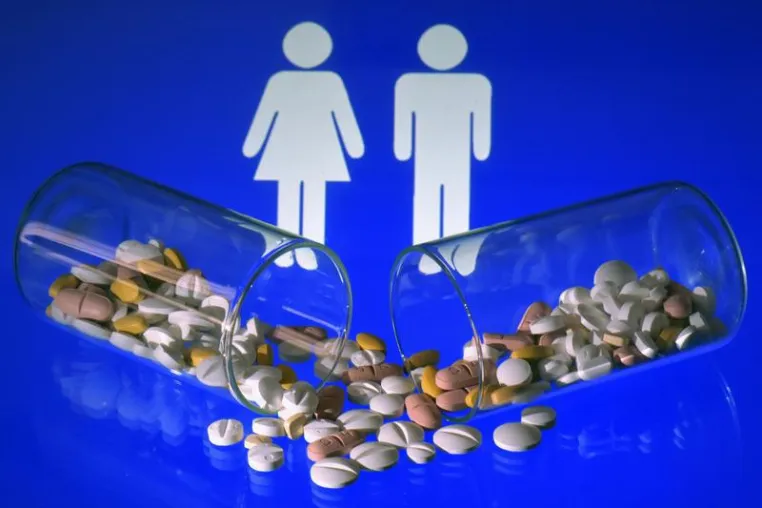 Bild: Do we need separate his and hers medicine cabinets?
