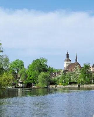 Bild: Ostern im Sorat Hotel: Von alten Bräuchen, Osterfeuer und Osterwasser in der Havelstadt Brandenburg
