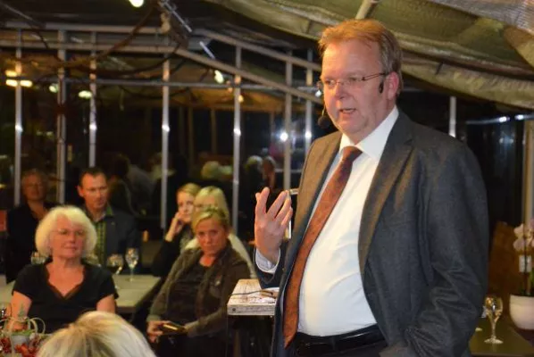 Prälat Brock lässt Jesus erleben Bild: Prälat Brock lässt Jesus erleben