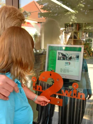 Bild: Interaktives Schaufenster am POS