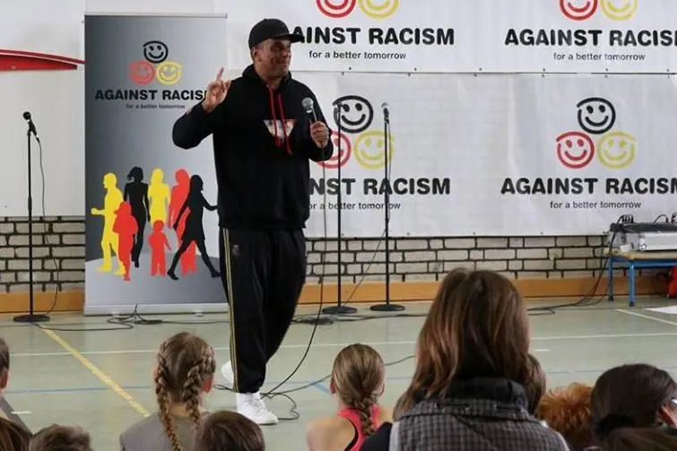 Bild: Internationale Wochen gegen Rassismus mit Musiker 2schneidig