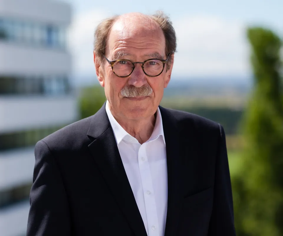 Herbert Rösch kann auf seine 31-jährige Tätigkeit bei der Gradmann-Stiftung zufrieden zurückblicken. (© Demenz Support Stuttgart)