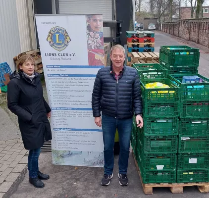 Bild: Lebensmittelspende an die Duisburger Tafel e.V. durch den Lionsclub Duisburg Rhenania