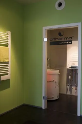 ATHOKA setzt auf eine echte „Volkswärmepumpe“ - die Altherma von DAIKIN Bild: ATHOKA setzt auf eine echte „Volkswärmepumpe“ - die Altherma von DAIKIN