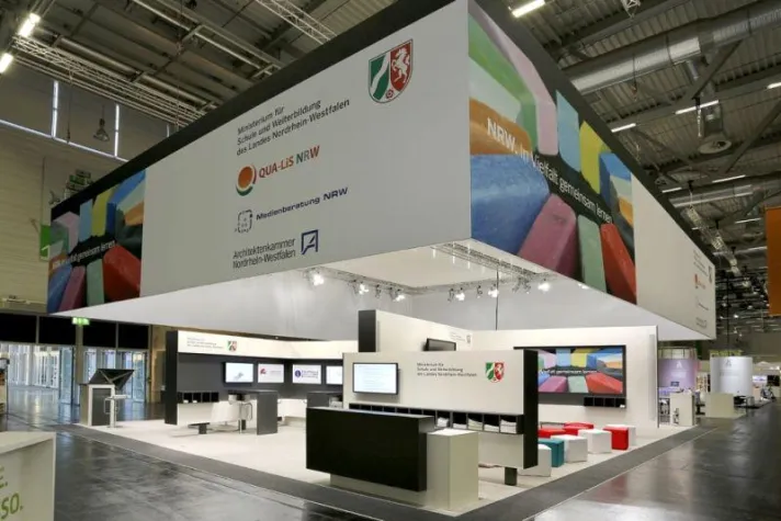 FRED FOX entwirft „schwebendes“ Messestandkonzept Bild: FRED FOX entwirft „schwebendes“ Messestandkonzept